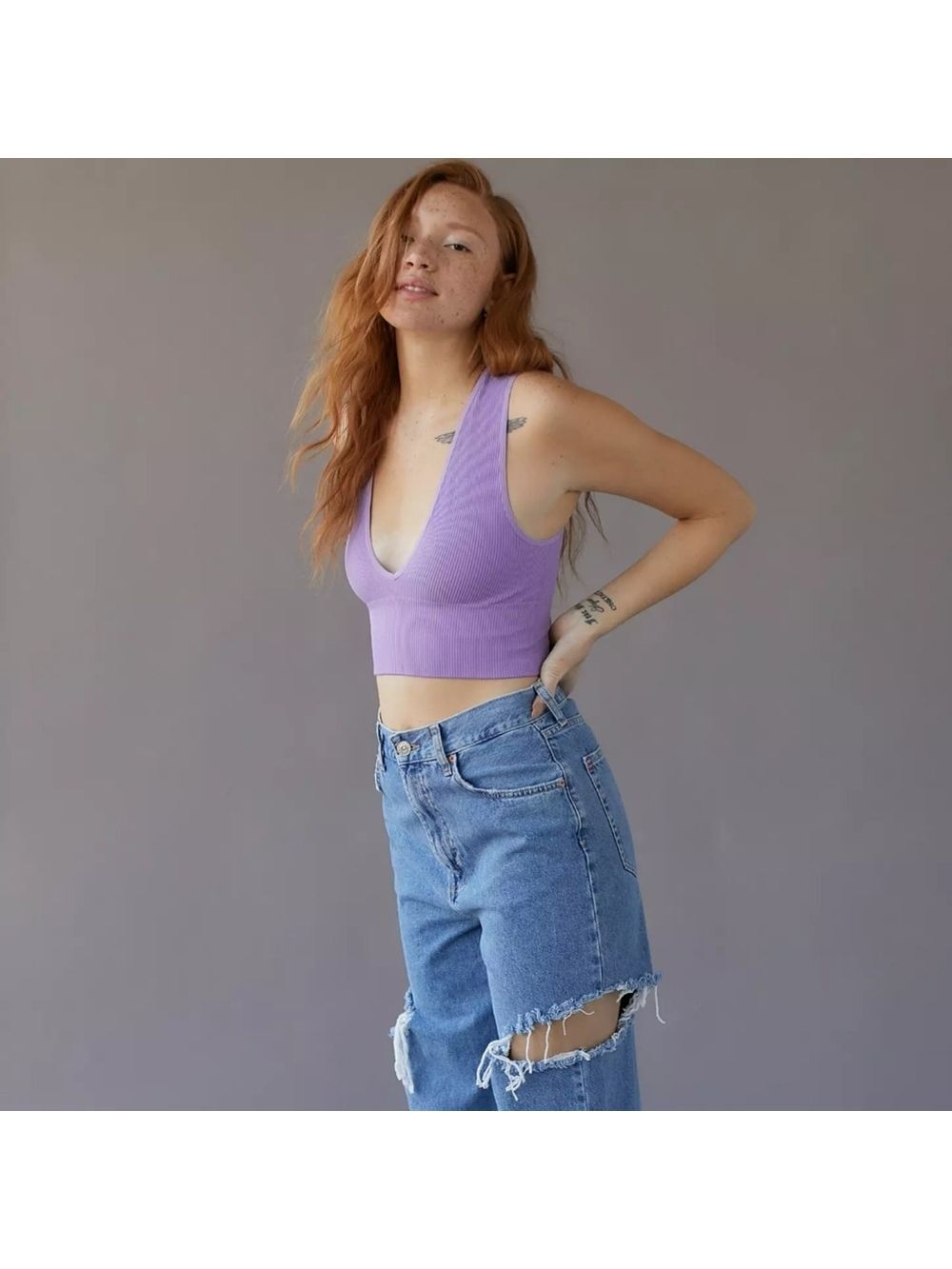 Urban Outfitters Out From Under Hailey Seamless Plunge Cropped Tank Top - Picture 3 of 7